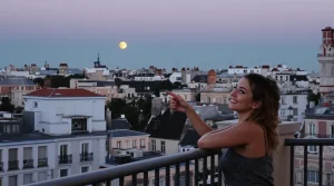 La « Lune Rose » va illuminer le ciel nocturne : découvrez quand lever les yeux
